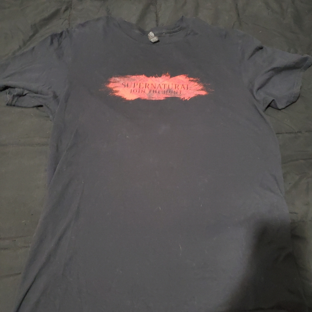 Supernatural shirt M